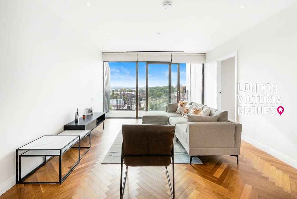2 bed property in Hampton House, 2 Michael Road, LONDON